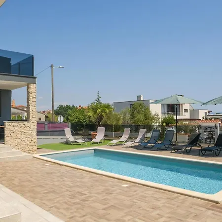 In With Outdoor Swimming Pool *