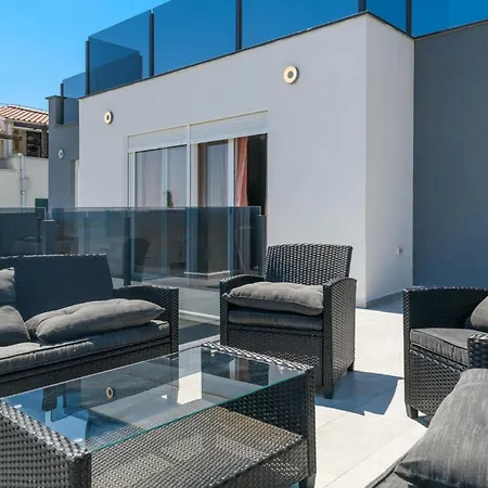In With Outdoor Swimming Pool *