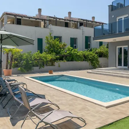 Holiday home In With Outdoor Swimming Pool